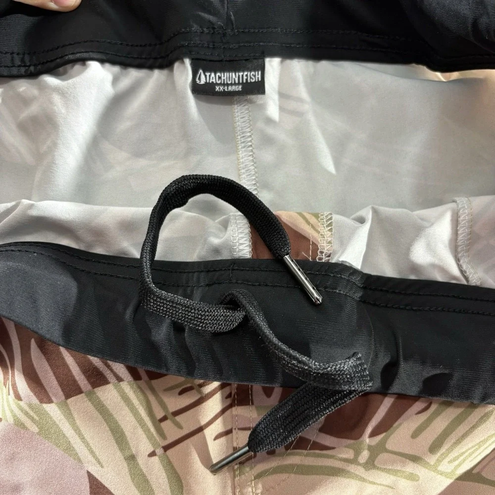 Tachuntfish shorts men